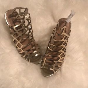 *BRAND NEW *Gold Strappy Heels!!!